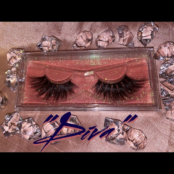 Lashes - Picture 13 of 13